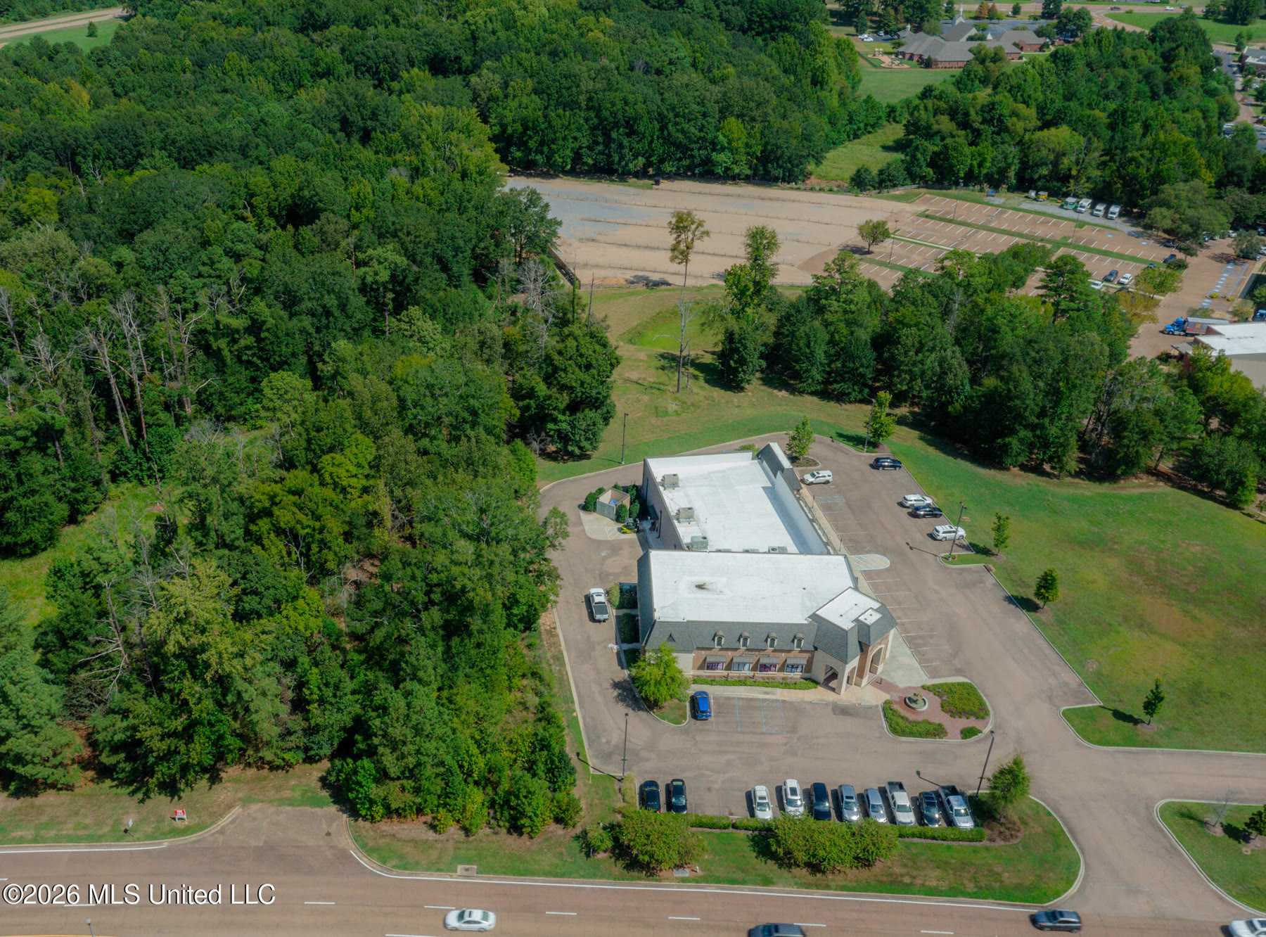 Highland Colony Parkway property photo 3