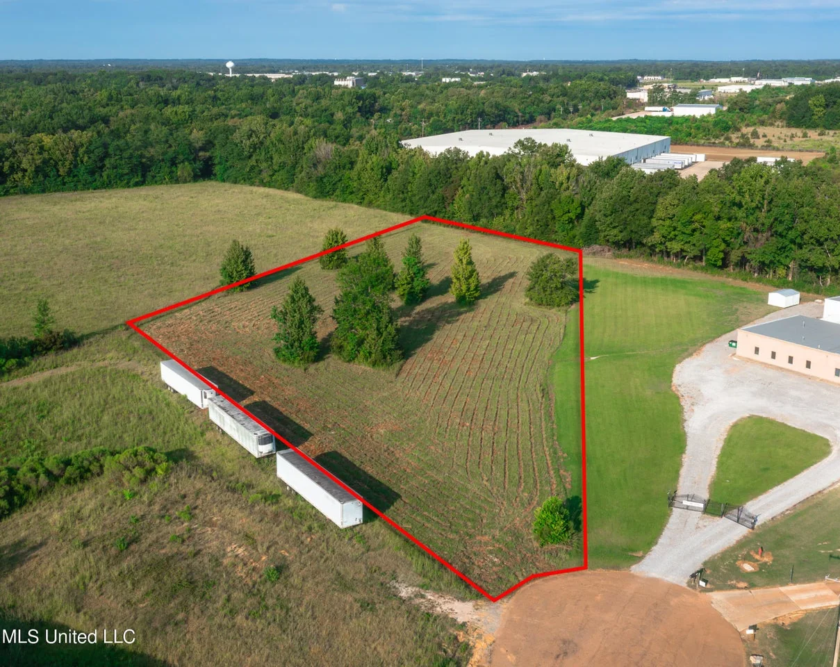 Lone Wolf Drive Lot 12, Gluckstadt MS 39110